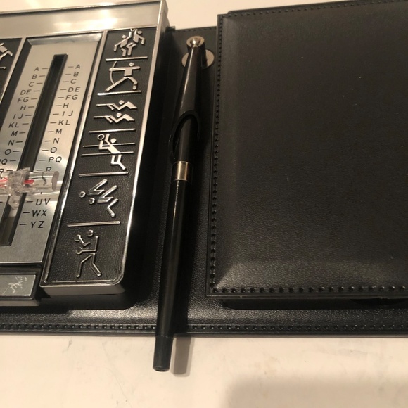 Vintage 1970s desk set with telephone index, pen holder and memo paper - Picture 6 of 8